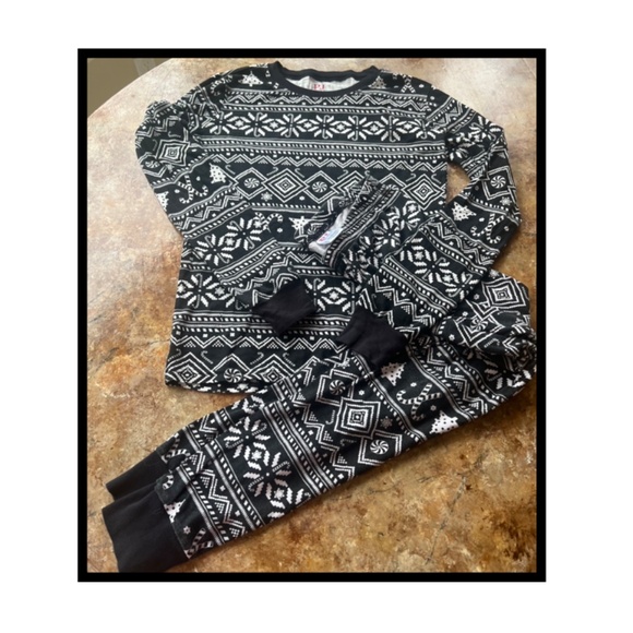 PJ PLACE PAJAMAS CHRISTMAS HOLIDAY TOP SIZE 16 BOTTOMS SIZE 10 - Picture 5 of 5